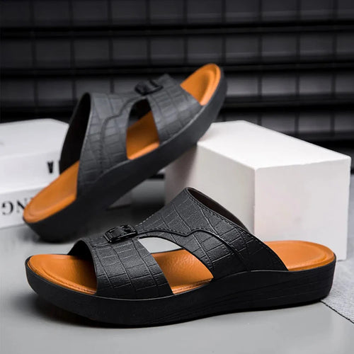 New Men's outdoor home slippers, sports and leisure shoes, men's beach slippers, anti slip and wear-resistant leather slippers